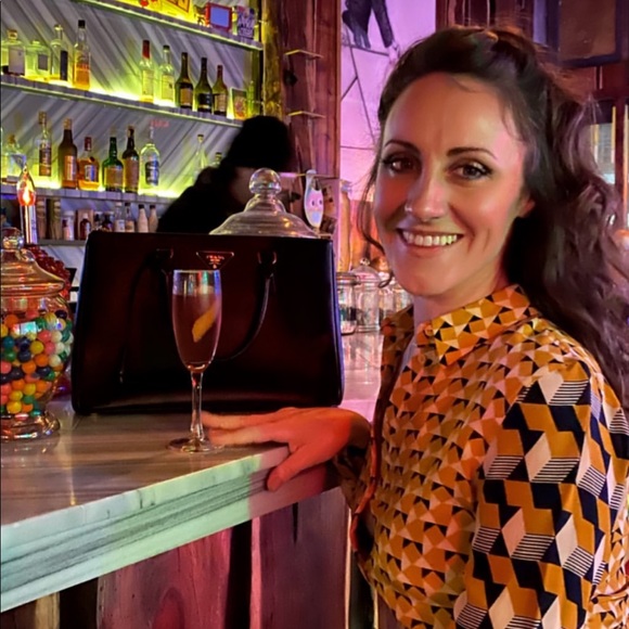 Meet your Posher, Julia - Picture 3 of 3